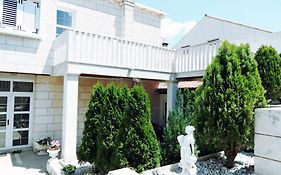 Adria Apartments And Rooms
